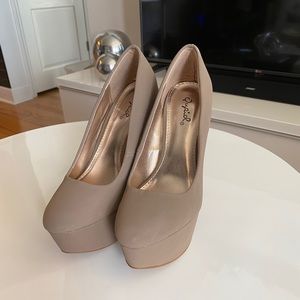 Taupe Platform Heel Stiletto 6M
